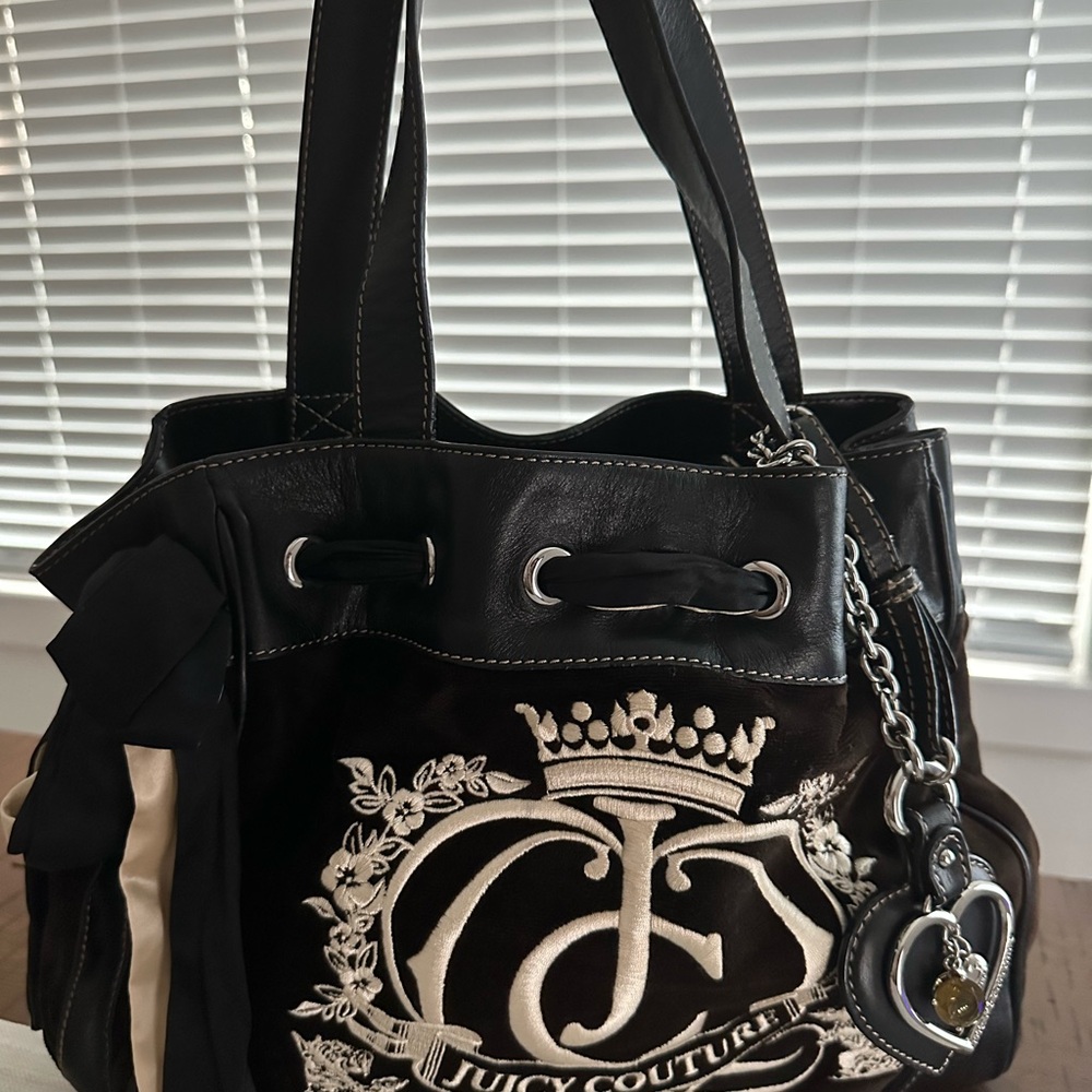 Juicy Couture Black and Cream Shoulder Bag *Y2K* - Picture 1 of 3